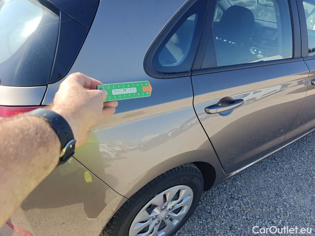 Hyundai  i30 HYUNDAI  / 2020 / 5P / berlina con portón 1.5 DPI Essence #5