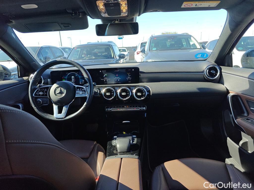 Mercedes  A-Klasse MERCEDES-BENZ Clase A / 2018 / 4P / sedán Sedán A 250 e #3