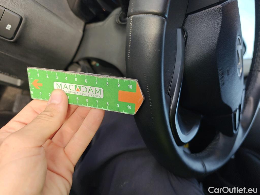  Hyundai  i10 HYUNDAI  / 2020 / 5P / berlina con portón 1.0 Klass  #23