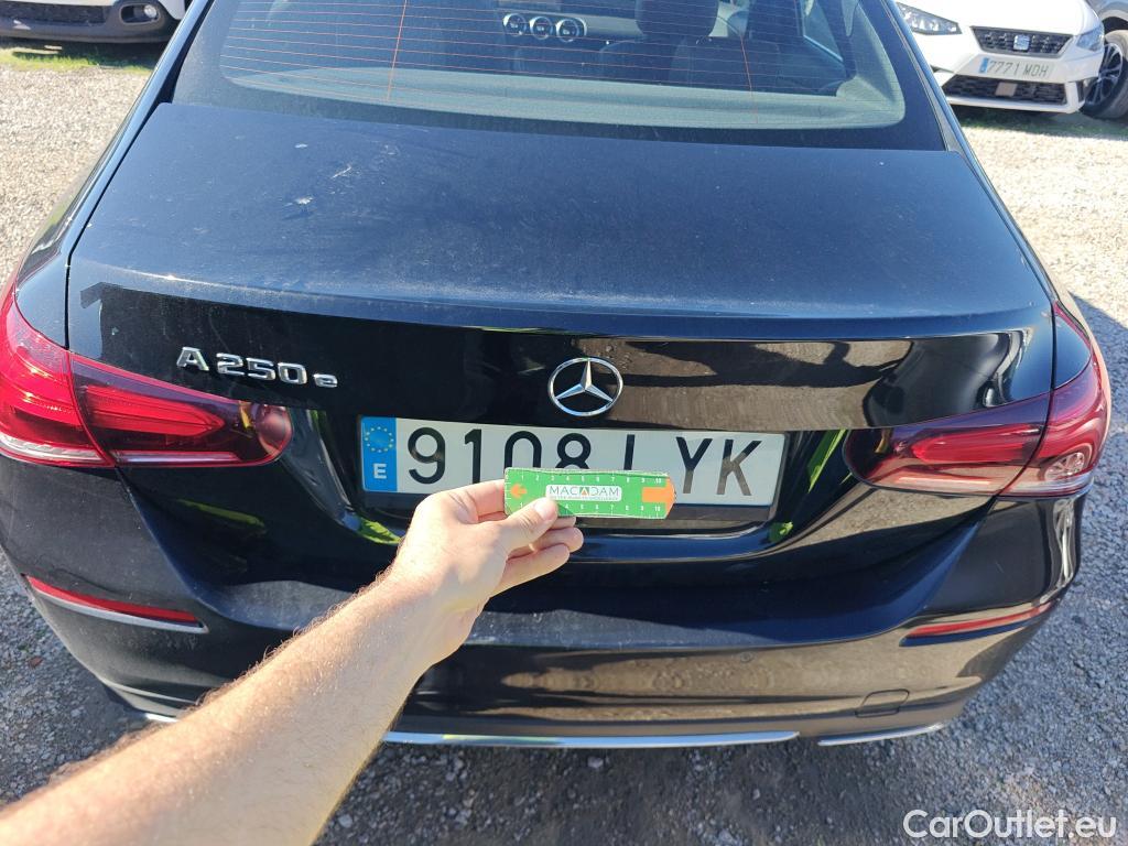 Mercedes  A-Klasse MERCEDES-BENZ Clase A / 2018 / 4P / sedán Sedán A 250 e #21