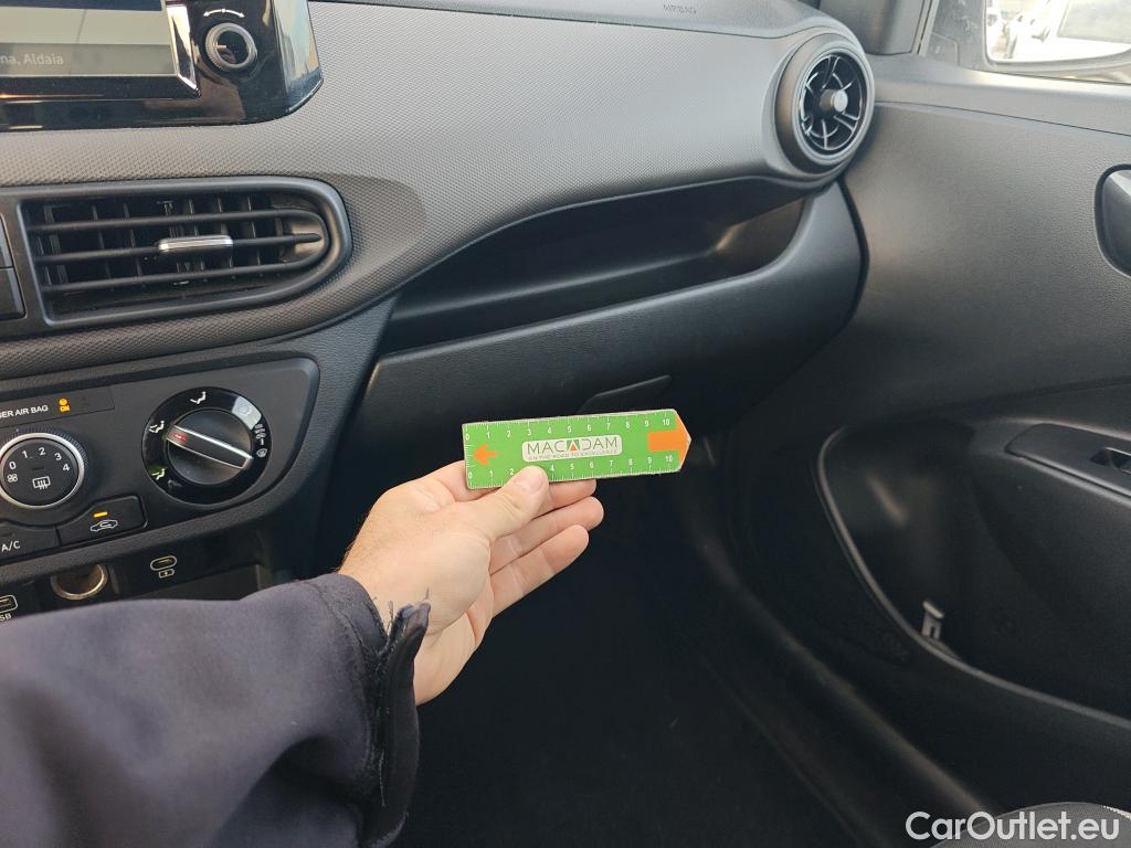  Hyundai  i10 HYUNDAI  / 2020 / 5P / berlina con portón 1.0 Klass  #20