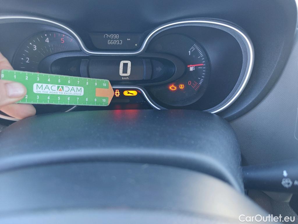  Nissan  NV300 NISSAN  / 2016 / 4P / combi Combi 9 1.6dCi 88 kW L1H1 1T LUXURY #58