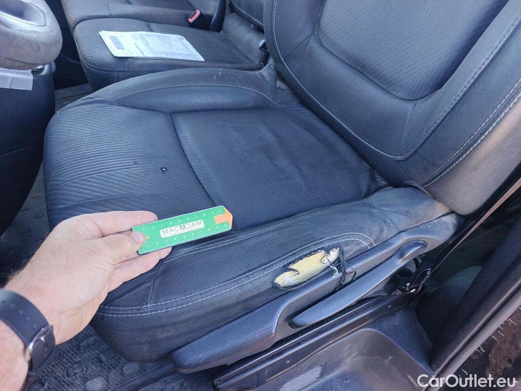  Nissan  NV300 NISSAN  / 2016 / 4P / combi Combi 9 1.6dCi 88 kW L1H1 1T LUXURY #15