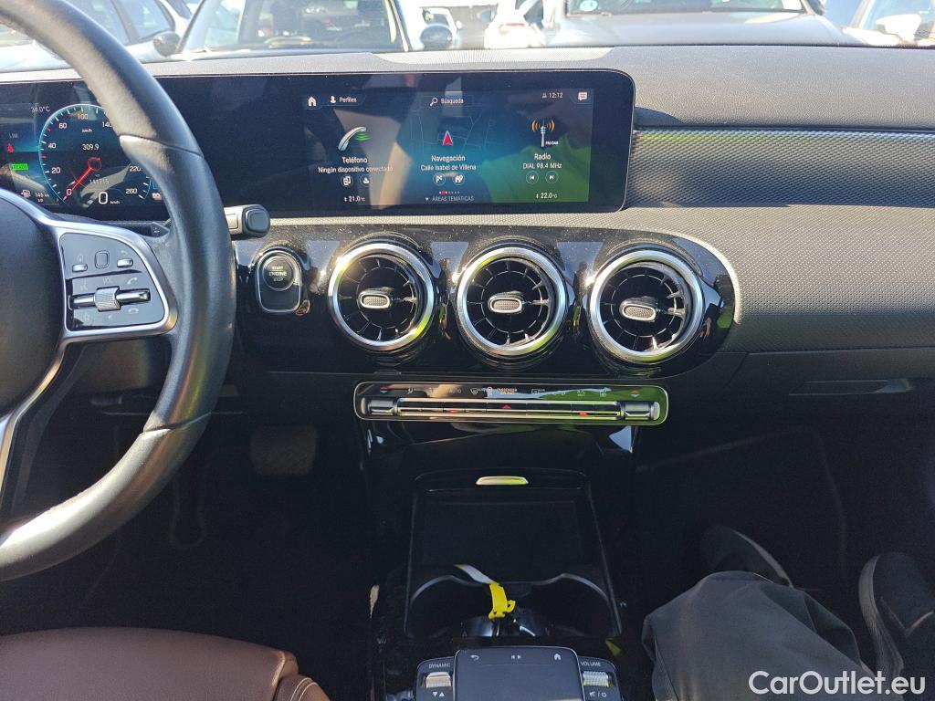 Mercedes  A-Klasse MERCEDES-BENZ Clase A / 2018 / 4P / sedán Sedán A 250 e #16