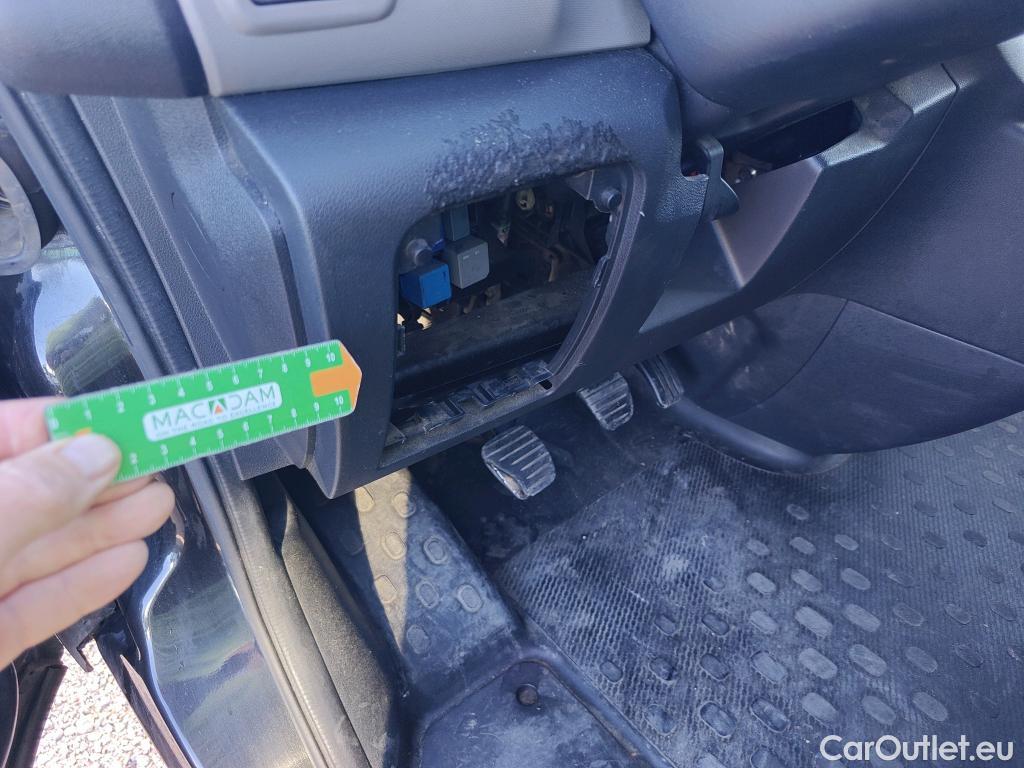  Nissan  NV300 NISSAN  / 2016 / 4P / combi Combi 9 1.6dCi 88 kW L1H1 1T LUXURY #49