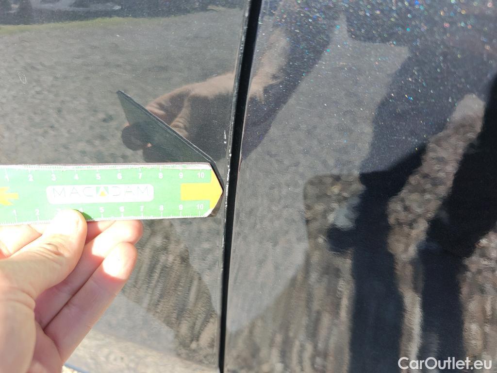 Mercedes  A-Klasse MERCEDES-BENZ Clase A / 2018 / 4P / sedán Sedán A 250 e #9