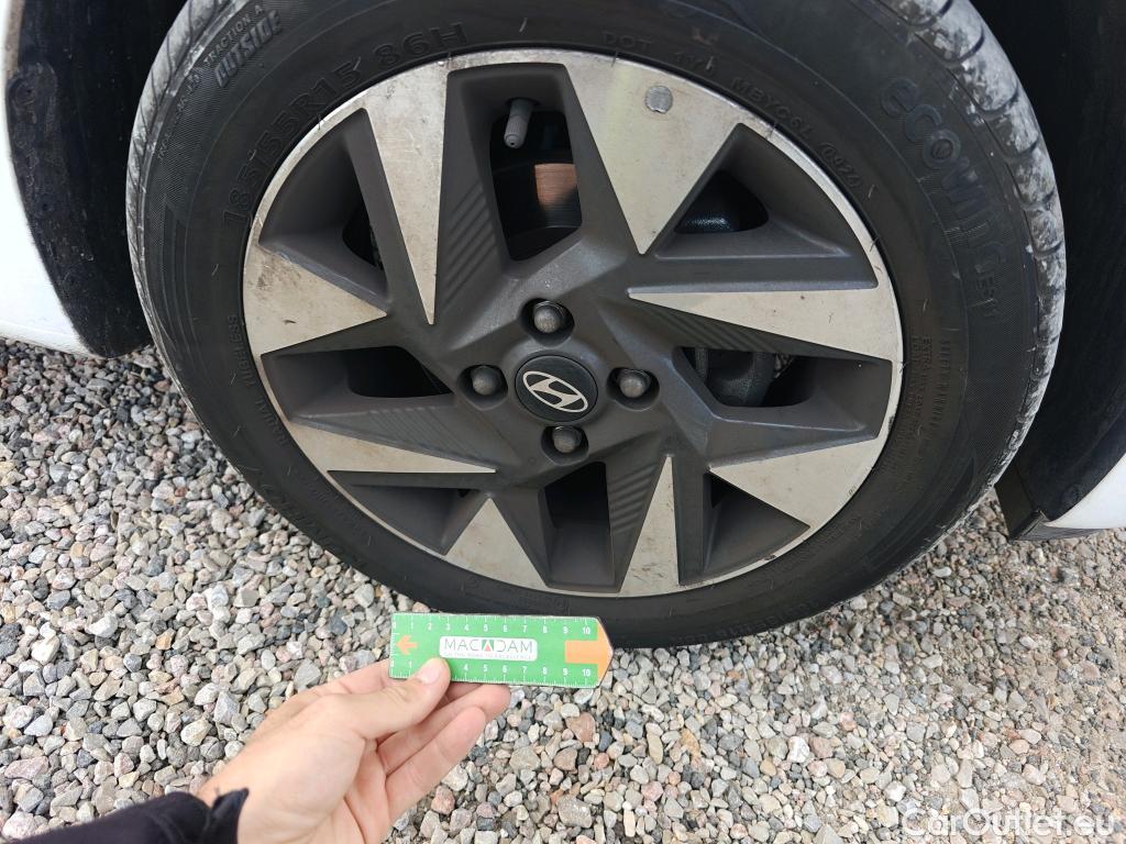  Hyundai  i10 HYUNDAI  / 2020 / 5P / berlina con portón 1.0 Klass  #30