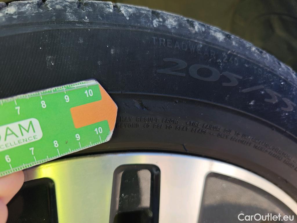 Mercedes  A-Klasse MERCEDES-BENZ Clase A / 2018 / 4P / sedán Sedán A 250 e #3