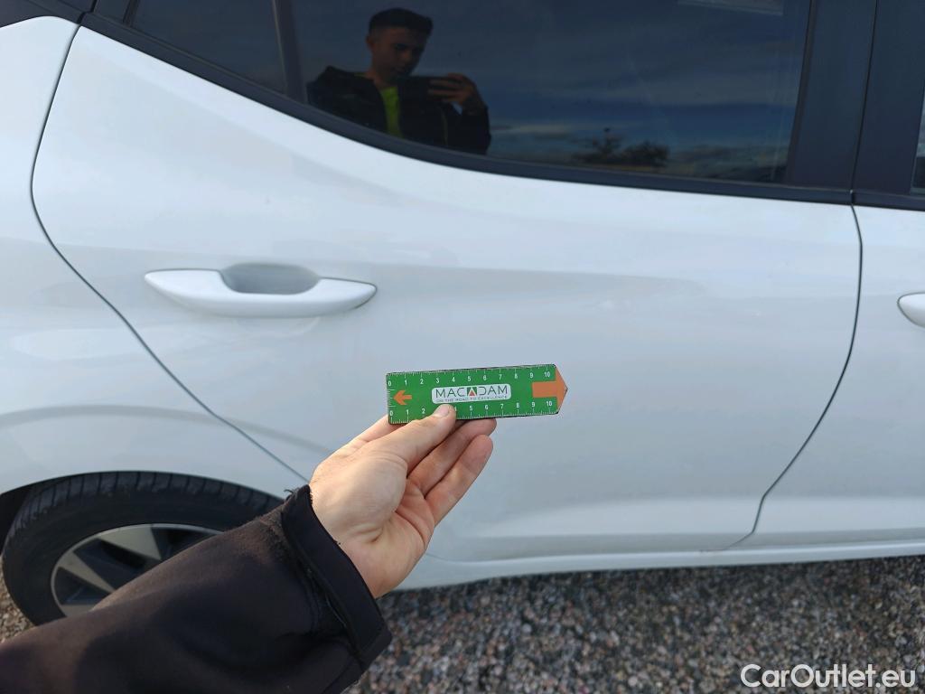  Hyundai  i10 HYUNDAI  / 2020 / 5P / berlina con portón 1.0 Klass  #9