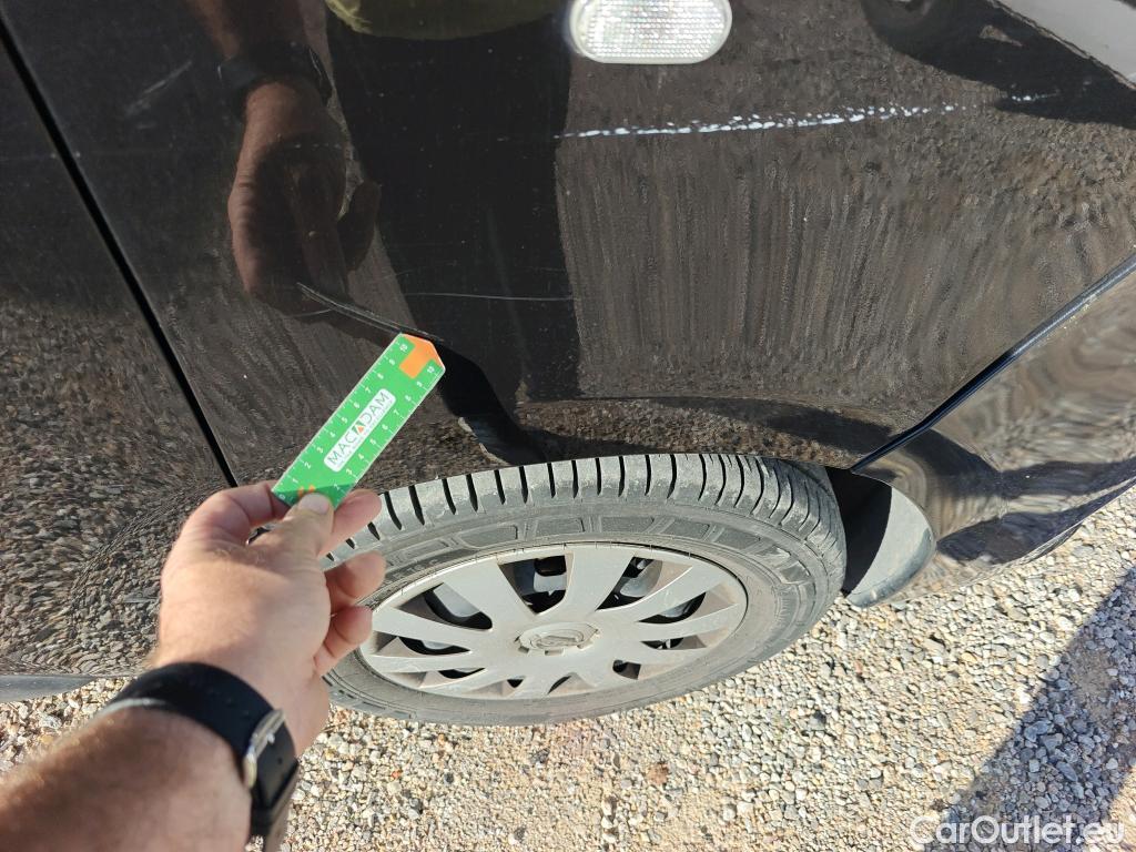  Nissan  NV300 NISSAN  / 2016 / 4P / combi Combi 9 1.6dCi 88 kW L1H1 1T LUXURY #28