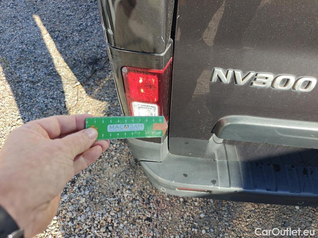  Nissan  NV300 NISSAN  / 2016 / 4P / combi Combi 9 1.6dCi 88 kW L1H1 1T LUXURY #50