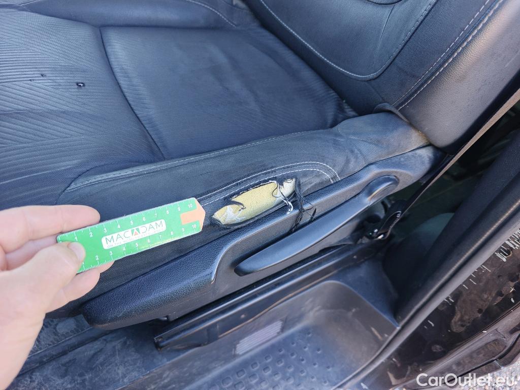  Nissan  NV300 NISSAN  / 2016 / 4P / combi Combi 9 1.6dCi 88 kW L1H1 1T LUXURY #16