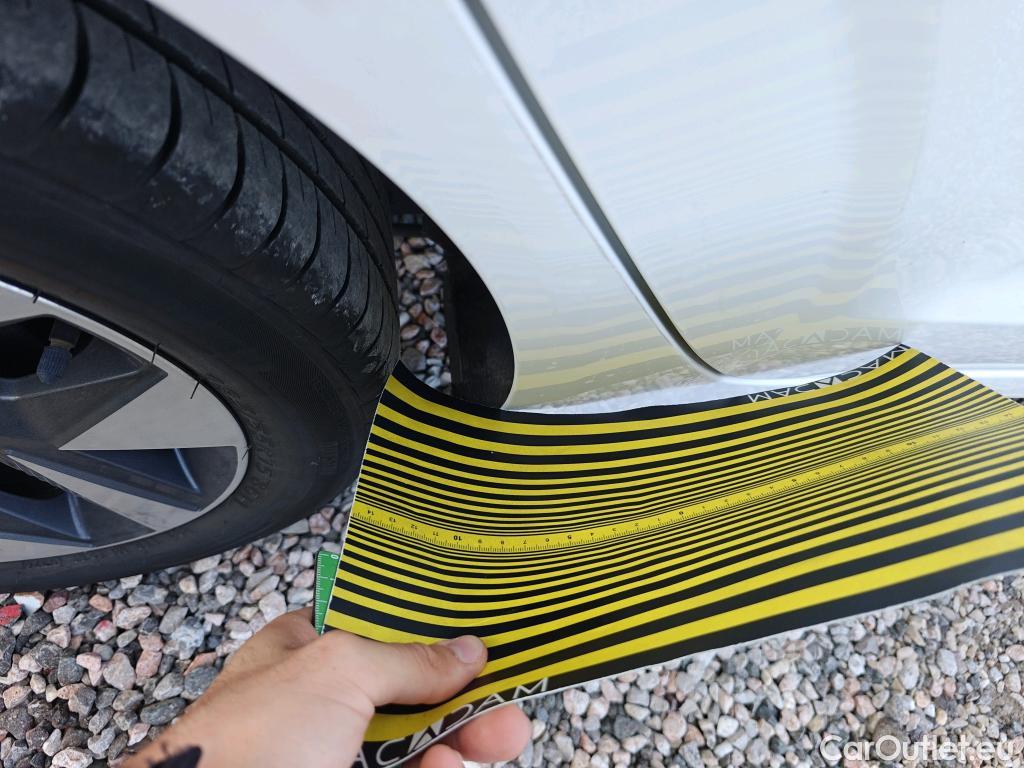  Hyundai  i10 HYUNDAI  / 2020 / 5P / berlina con portón 1.0 Klass  #18