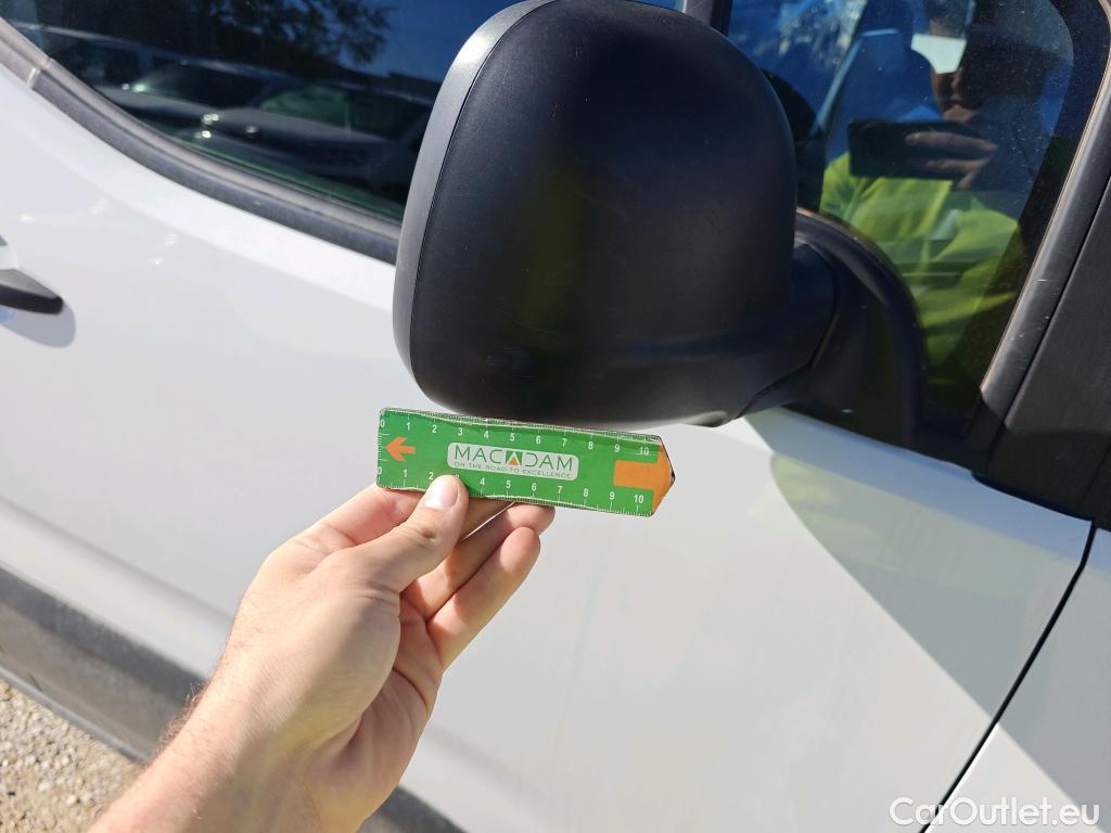  Peugeot  RIFTER PEUGEOT  / 2018 / 5P / combi Active Pack Business Std. BlueHDi 100 #47