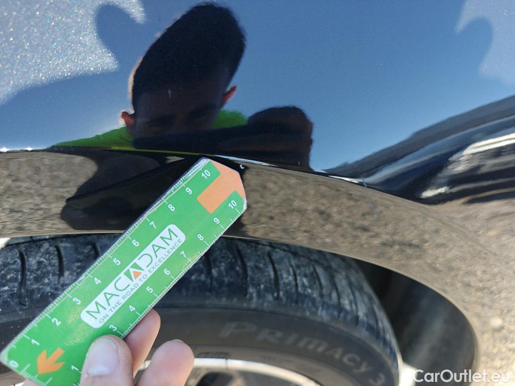 Mercedes  A-Klasse MERCEDES-BENZ Clase A / 2018 / 4P / sedán Sedán A 250 e #25