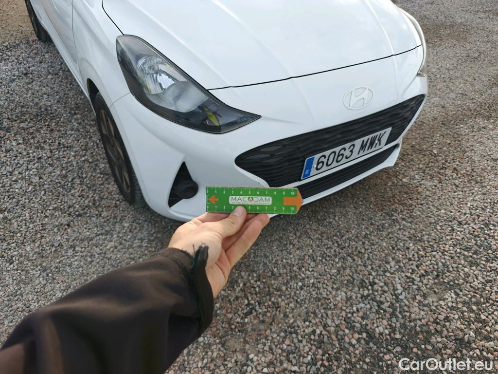  Hyundai  i10 HYUNDAI  / 2020 / 5P / berlina con portón 1.0 Klass  #28