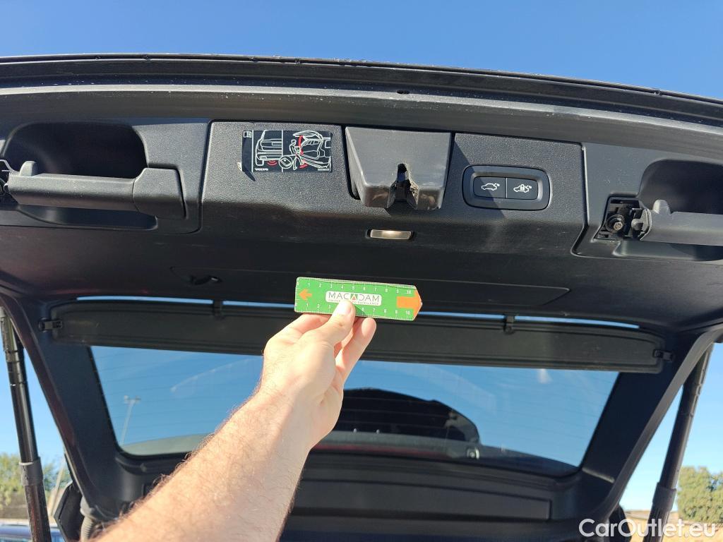  Volvo  XC60 VOLVO  / 2017 / 5P / todoterreno 2.0 T6 AWD Recharge R-Design Auto #18