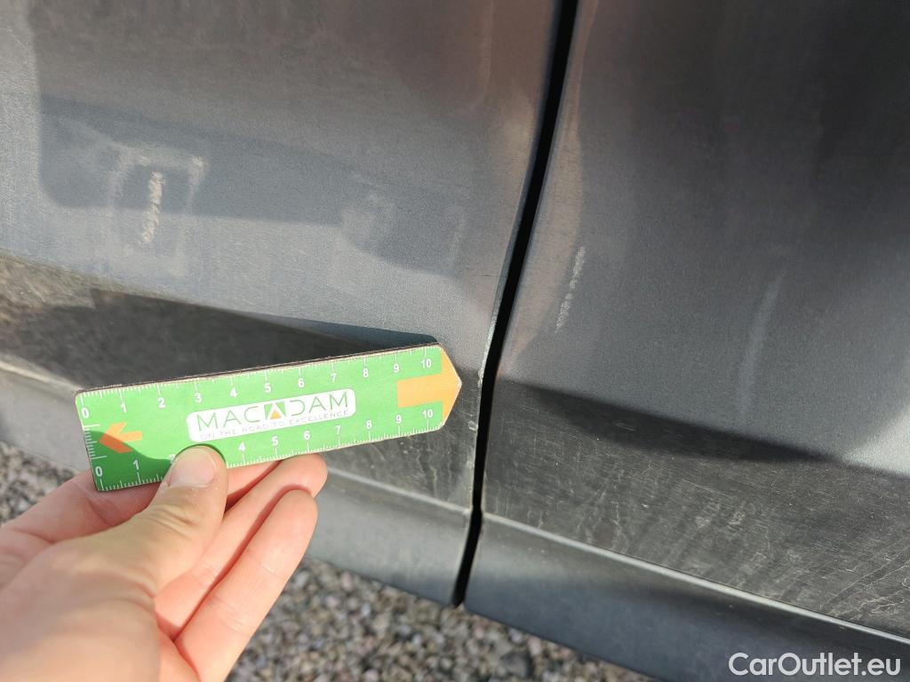  Volvo  XC60 VOLVO  / 2017 / 5P / todoterreno 2.0 T6 AWD Recharge R-Design Exp Auto #5