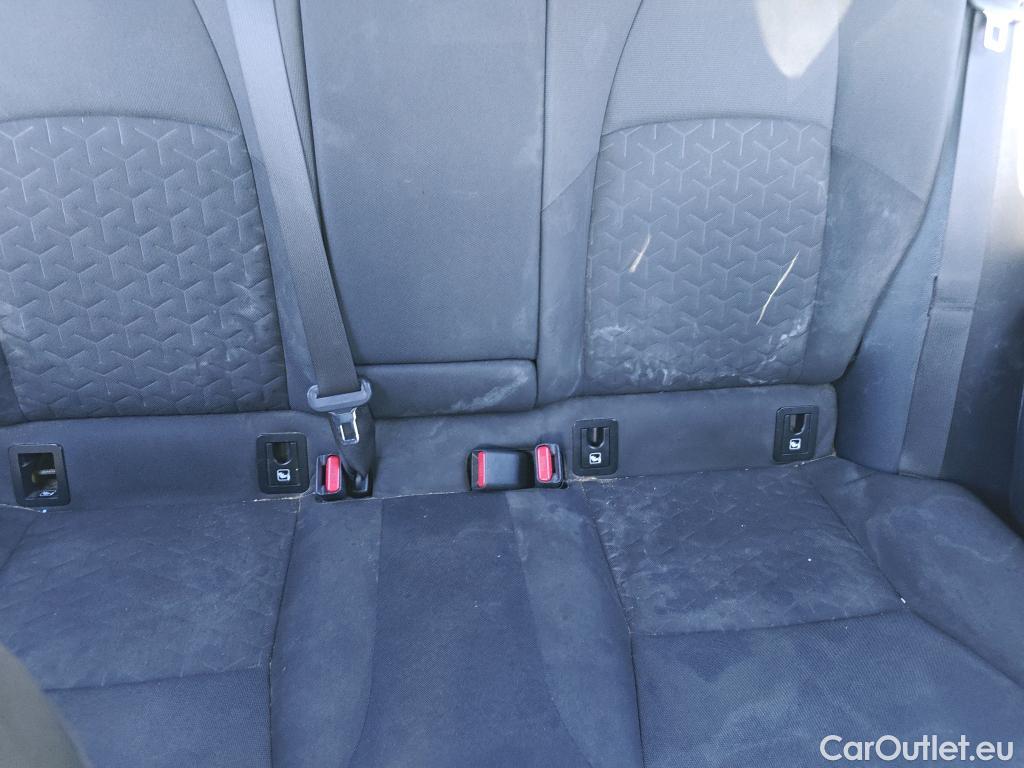 Toyota  Corolla TOYOTA  / 2019 / 5P / familiar 1.8 125H ACTIVE TECH E-CVT TOU SPORT #56