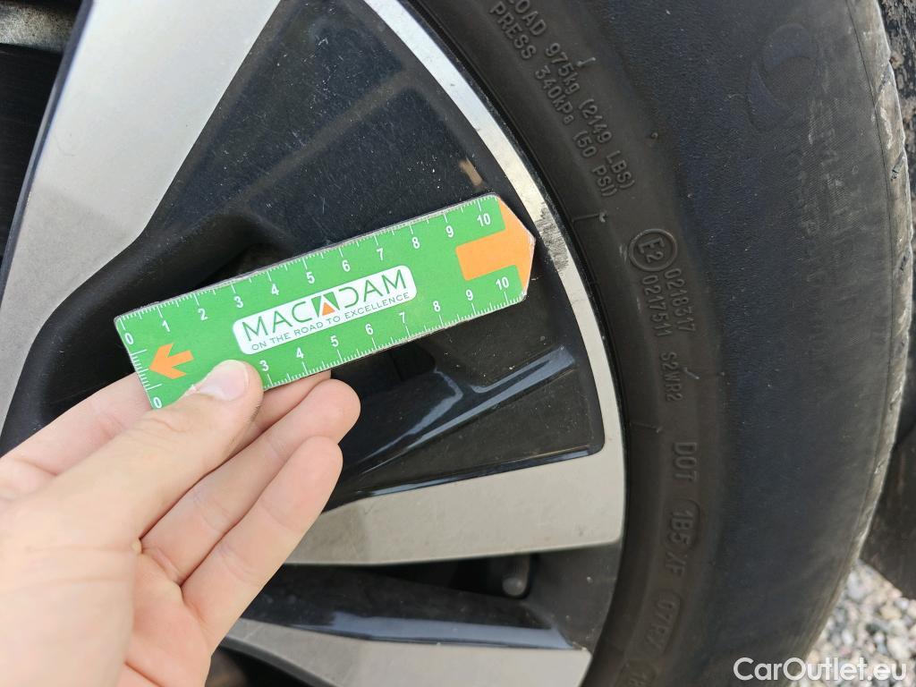  Volvo  XC60 VOLVO  / 2017 / 5P / todoterreno 2.0 T6 AWD Recharge R-Design Exp Auto #31