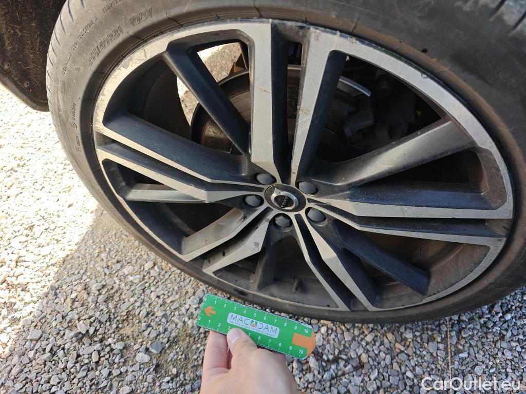  Volvo  XC60 VOLVO  / 2017 / 5P / todoterreno 2.0 T6 AWD Recharge R-Design Auto #12