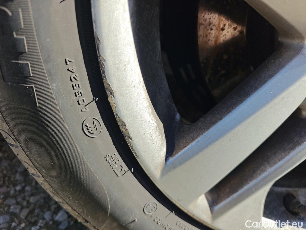 Toyota  Corolla TOYOTA  / 2019 / 5P / familiar 1.8 125H ACTIVE TECH E-CVT TOU SPORT #62