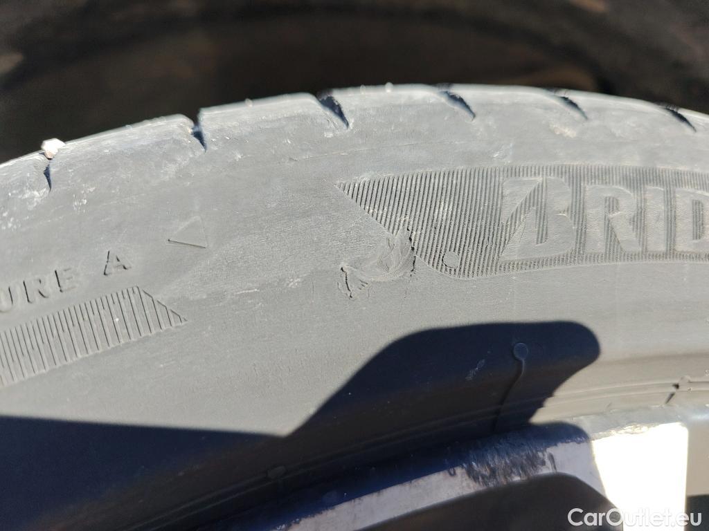  Volvo  XC60 VOLVO  / 2017 / 5P / todoterreno 2.0 T6 AWD Recharge R-Design Auto #4