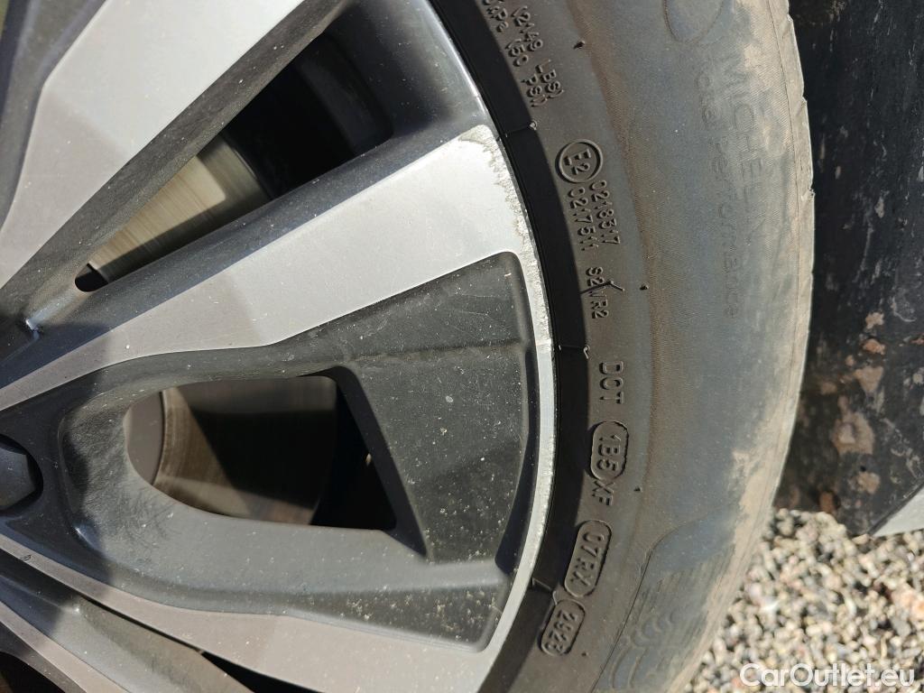  Volvo  XC60 VOLVO  / 2017 / 5P / todoterreno 2.0 T6 AWD Recharge R-Design Exp Auto #2