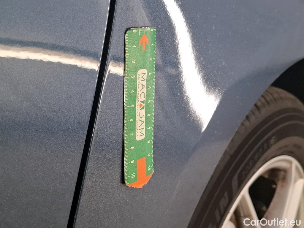 Ford  Focus FORD  / 2018 / 5P / Berline 5P - 1.5 EcoBlue 120ch Trend Business #9