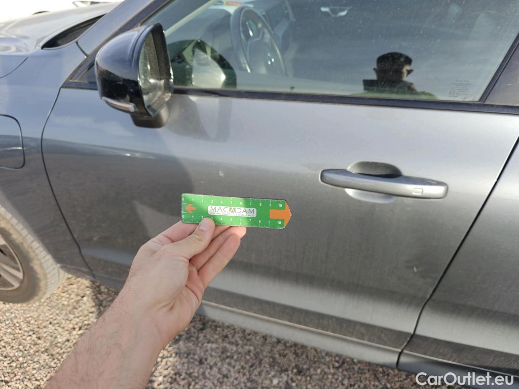  Volvo  XC60 VOLVO  / 2017 / 5P / todoterreno 2.0 T6 AWD Recharge R-Design Exp Auto #3