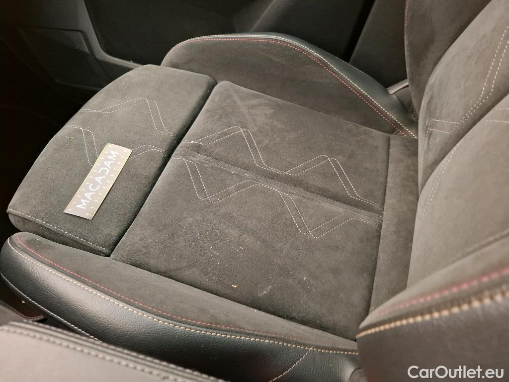  DS  DS7 DS DS 7 Crossback / 2017 / 5P / SUV E-TENSE 225 PERFORMANCE Line + #17