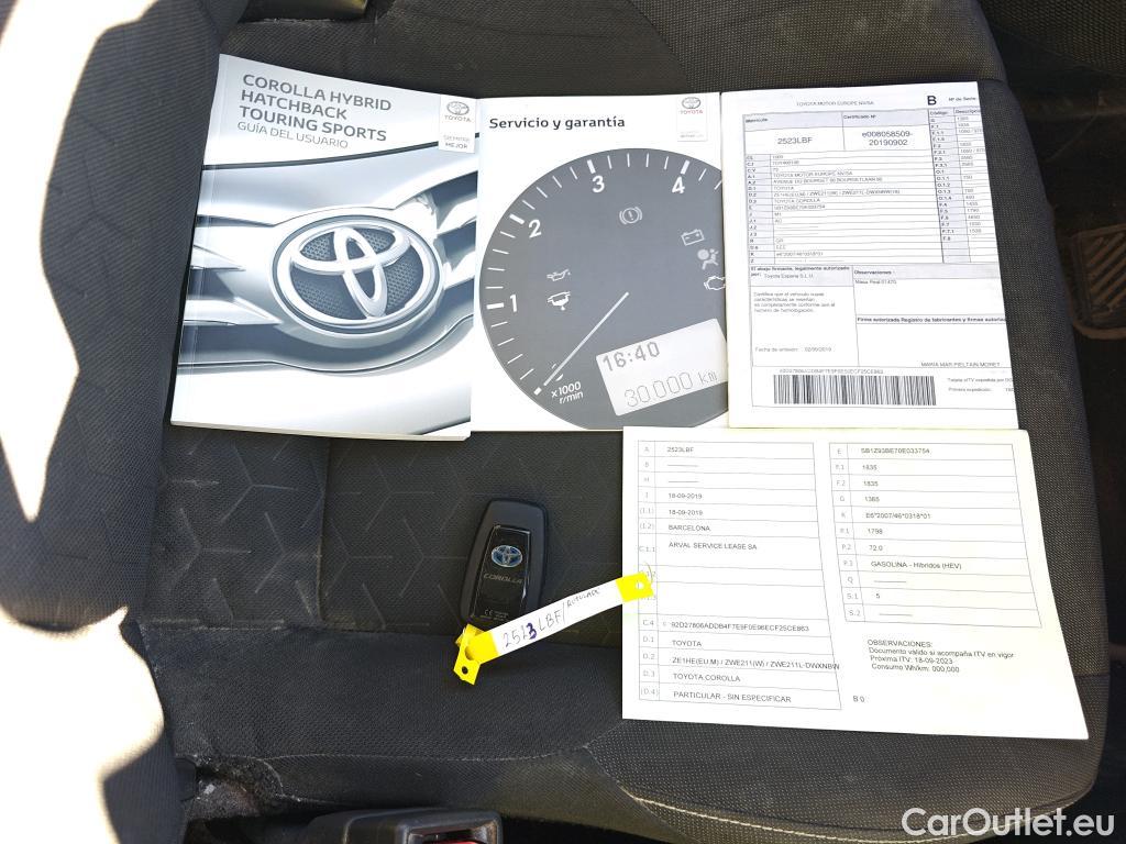 Toyota  Corolla TOYOTA  / 2019 / 5P / familiar 1.8 125H ACTIVE TECH E-CVT TOU SPORT #9