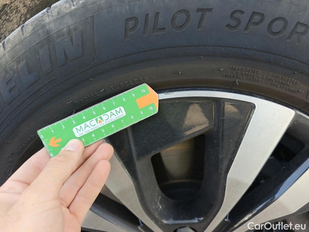  Volvo  XC60 VOLVO  / 2017 / 5P / todoterreno 2.0 T6 AWD Recharge R-Design Exp Auto #32