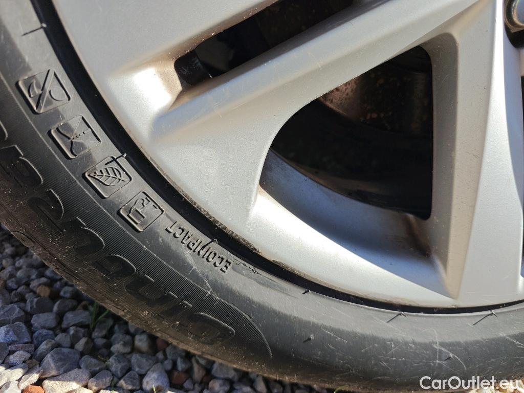 Toyota  Corolla TOYOTA  / 2019 / 5P / familiar 1.8 125H ACTIVE TECH E-CVT TOU SPORT #60