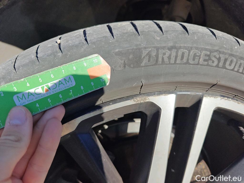  Volvo  XC60 VOLVO  / 2017 / 5P / todoterreno 2.0 T6 AWD Recharge R-Design Auto #3