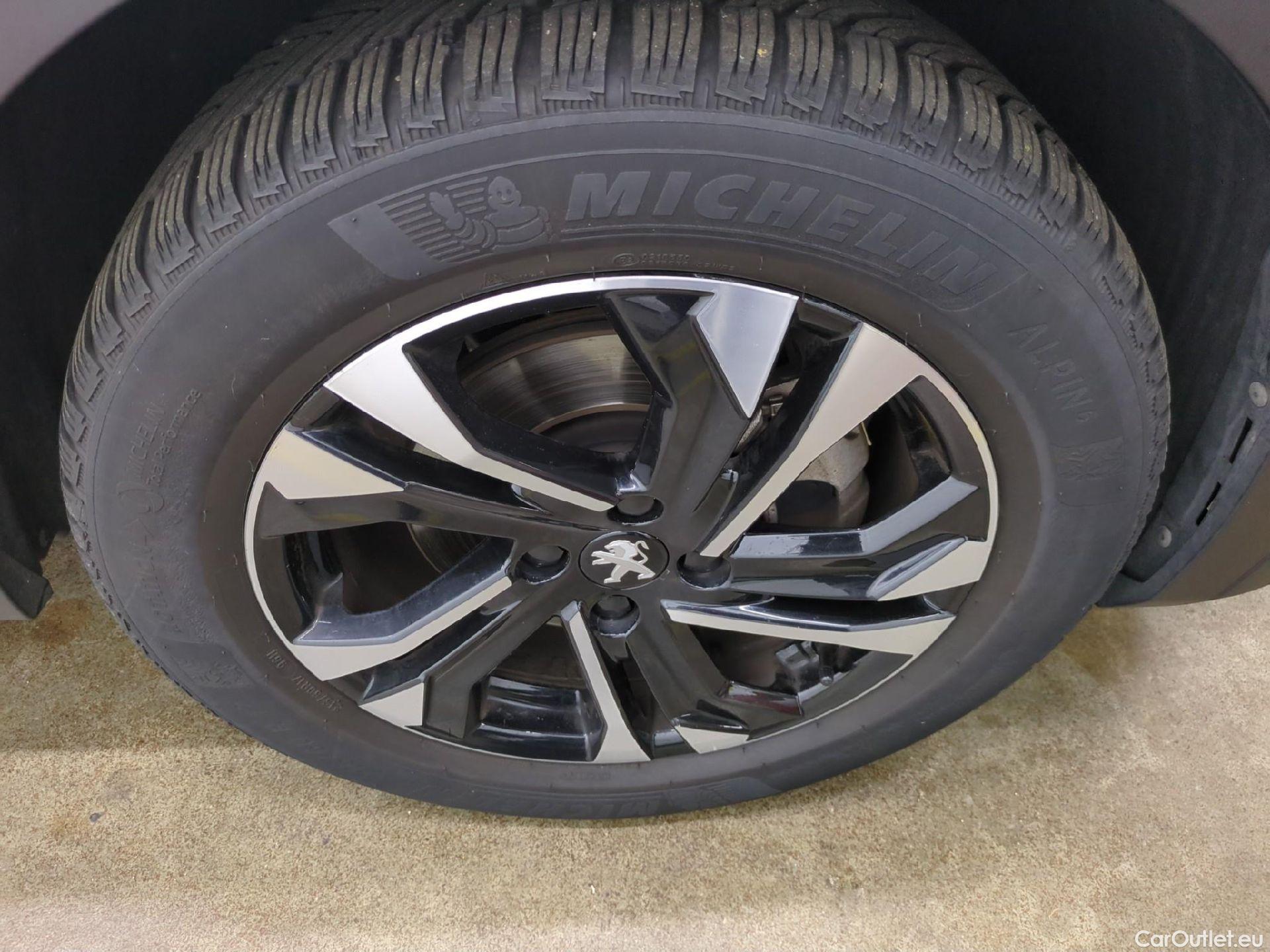  Peugeot  2008  Allure Pack 1.5 HDi 130CV BVA8 E6d #3