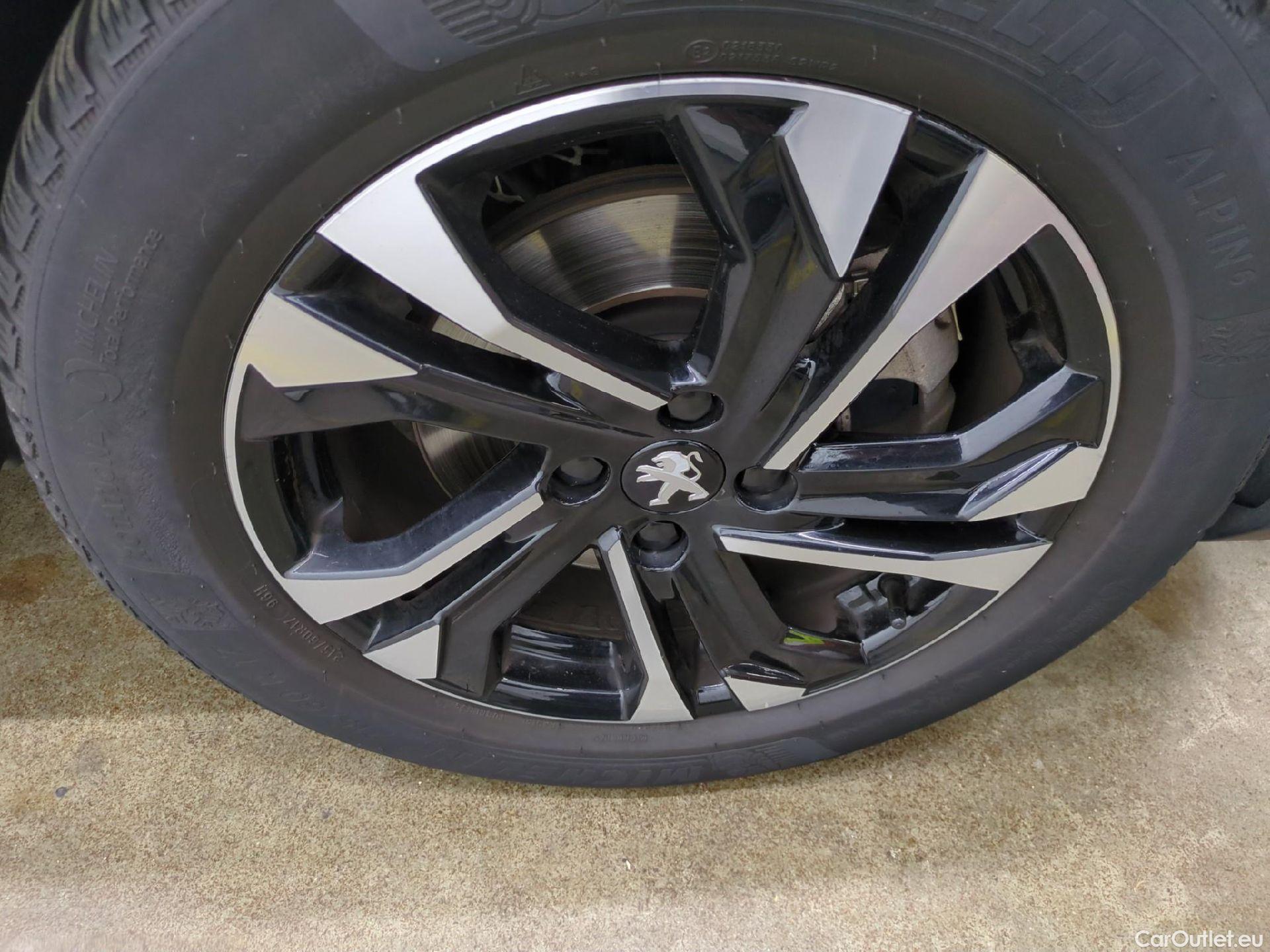  Peugeot  2008  Allure Pack 1.5 HDi 130CV BVA8 E6d #5