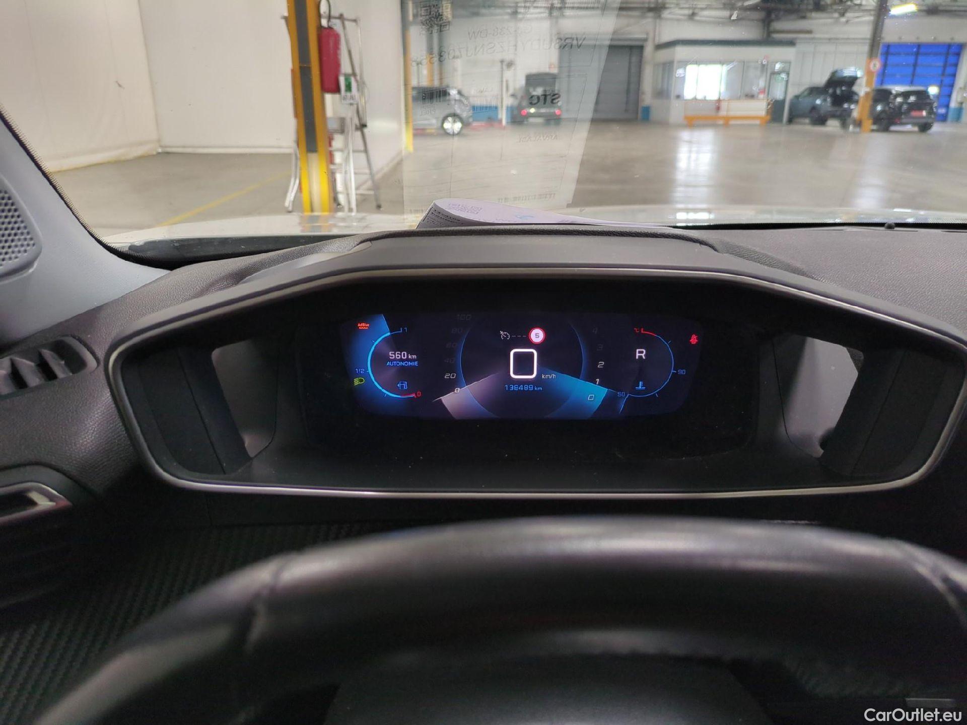  Peugeot  2008  Allure Pack 1.5 HDi 130CV BVA8 E6d #20