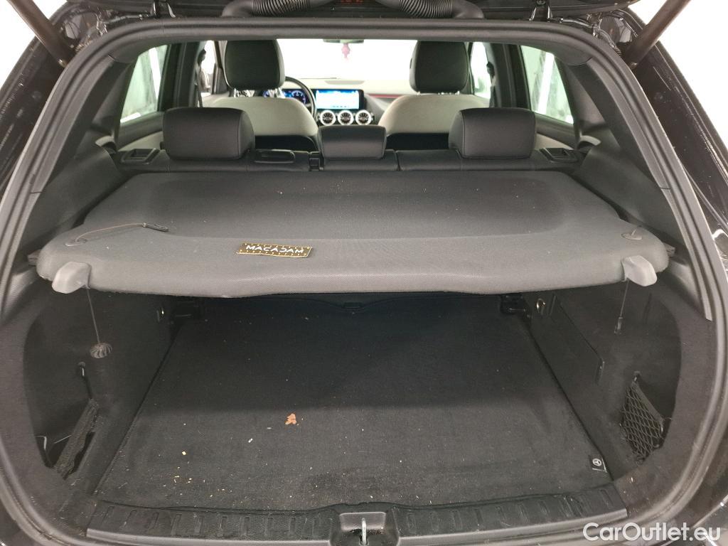  Mercedes  GLA MERCEDES-BENZ  / 2020 / 5P / SUV 2.0  200 D AMG LINE DCT #18