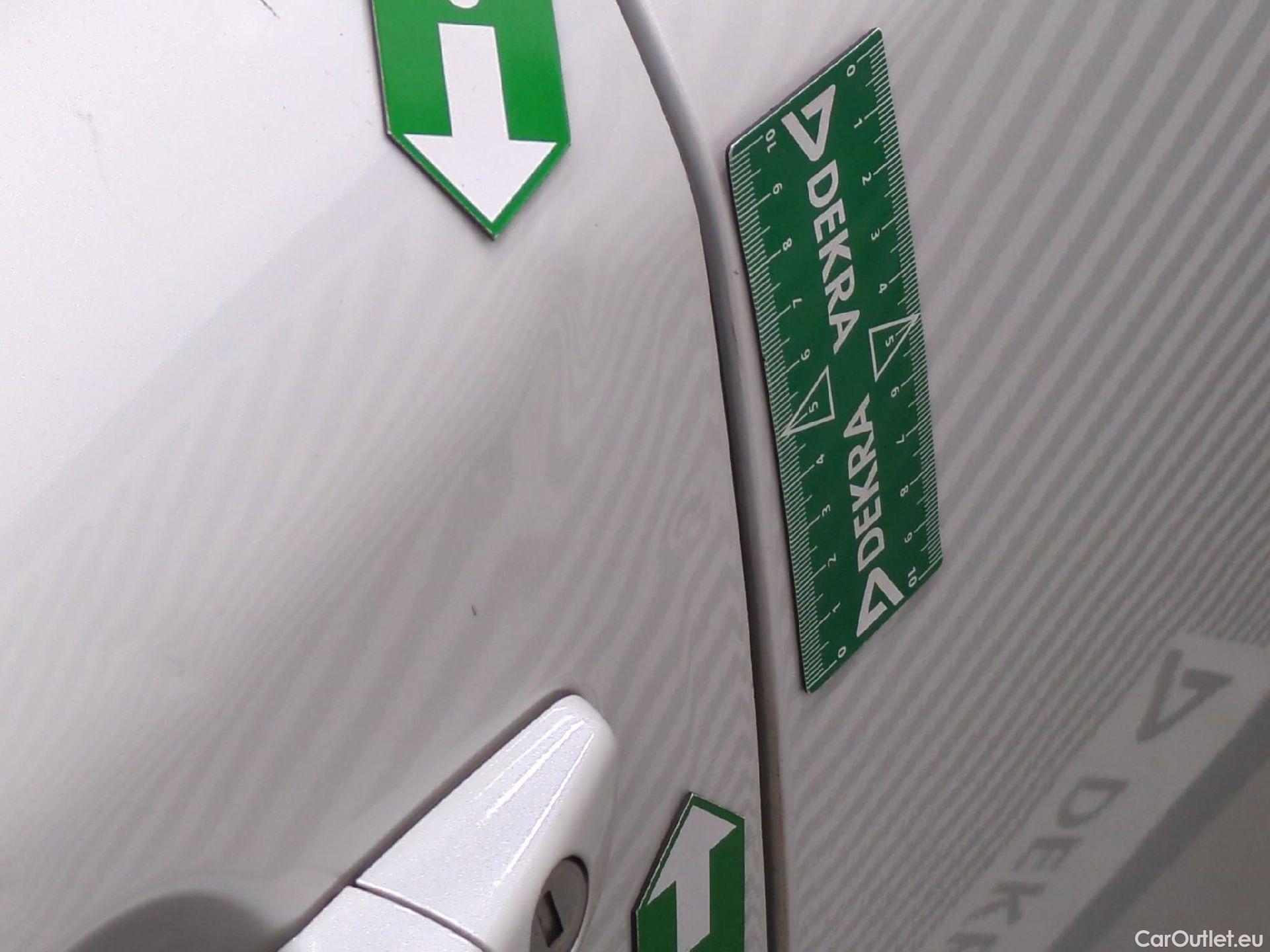  Peugeot  2008  Allure Pack 1.5 HDi 130CV BVA8 E6d #14