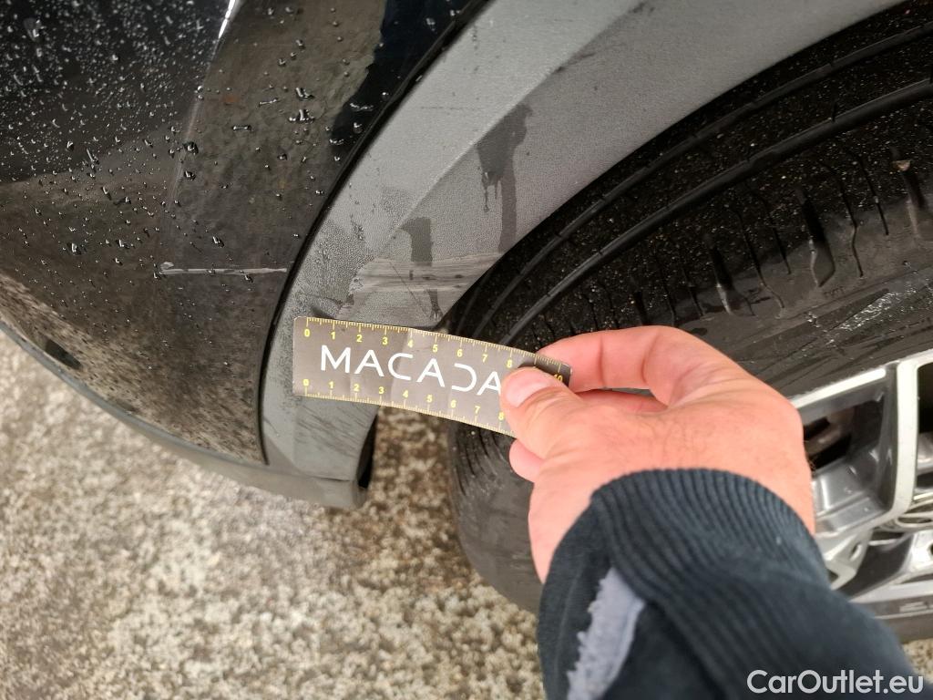  Mercedes  GLA MERCEDES-BENZ  / 2020 / 5P / SUV 2.0  200 D AMG LINE DCT #25