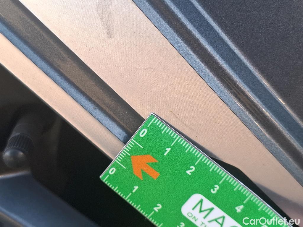  Hyundai  Tucson HYUNDAI  / 2020 / 5P / SUV 1.6 HYBRID 230 CREATIVE #64