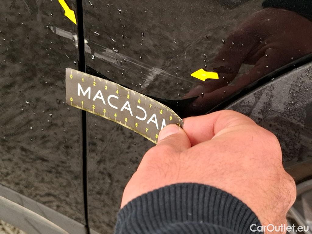  Mercedes  GLA MERCEDES-BENZ  / 2020 / 5P / SUV 2.0  200 D AMG LINE DCT #12