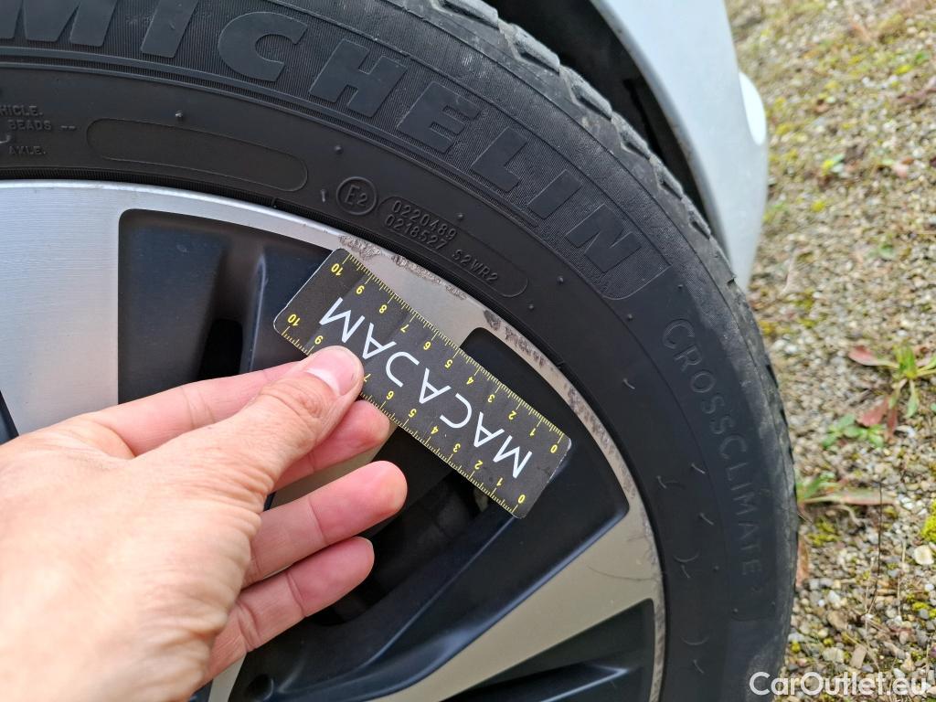  Mercedes  B-Klasse MERCEDES-BENZ Classe B / 2019 / 5P / monospace B 180 d Business Line Edition BA8 #5