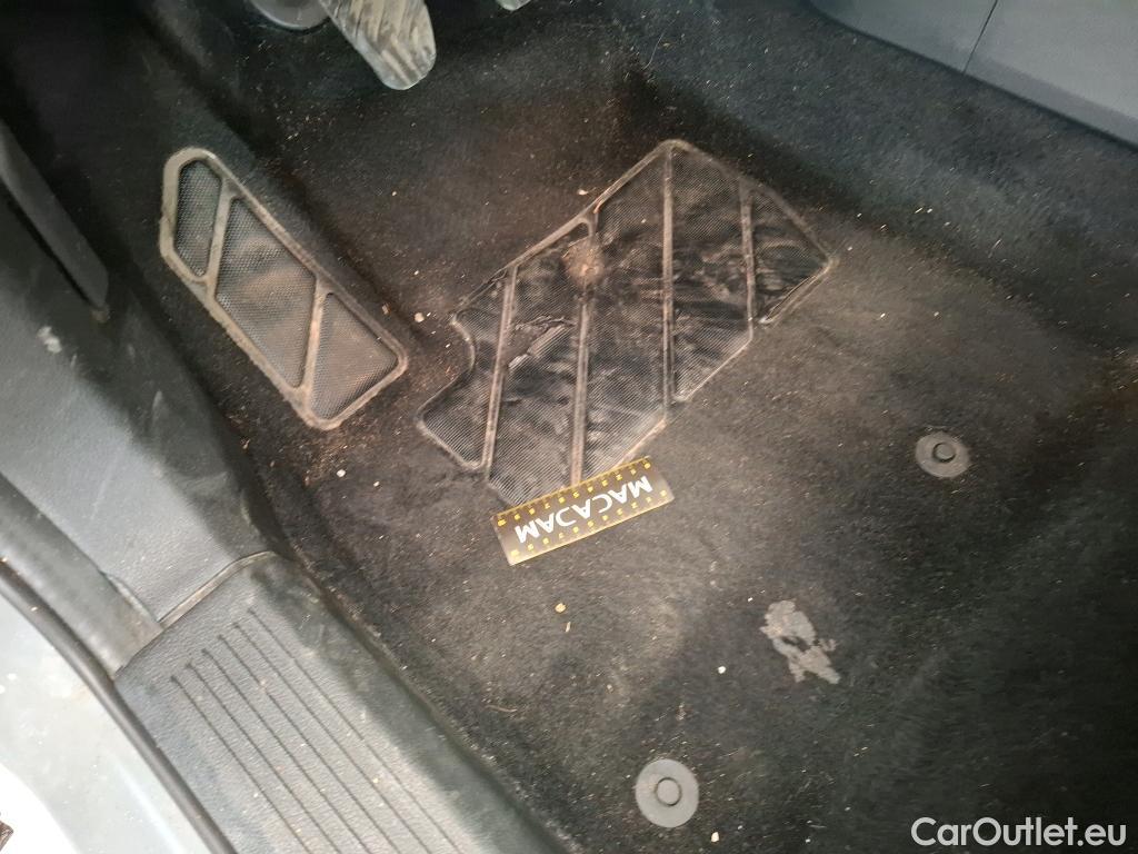  Nissan  Qashqai NISSAN  / 2021 / 5P / Crossover 1.3 MHEV 140 Business Edition #4