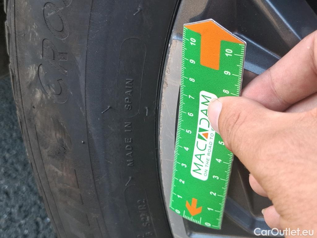  Hyundai  Tucson HYUNDAI  / 2020 / 5P / SUV 1.6 HYBRID 230 CREATIVE #60