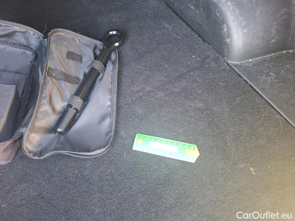  Hyundai  Tucson HYUNDAI  / 2020 / 5P / SUV 1.6 HYBRID 230 CREATIVE #83