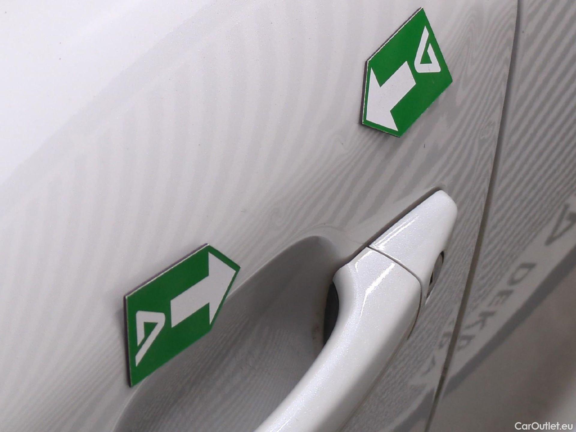  Peugeot  2008  Allure Pack 1.5 HDi 130CV BVA8 E6d #13