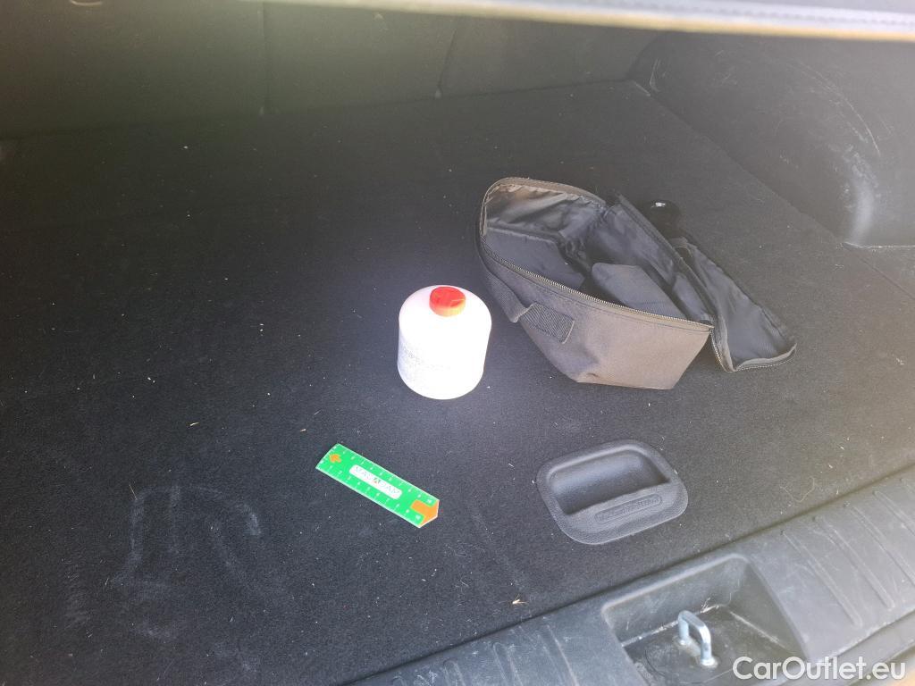  Hyundai  Tucson HYUNDAI  / 2020 / 5P / SUV 1.6 HYBRID 230 CREATIVE #79