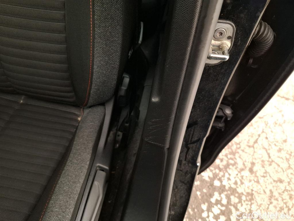  Peugeot  2008  Active Business 1.5 HDi 110CV BVM6 E6d #11